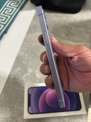 iPhone 12 Morado