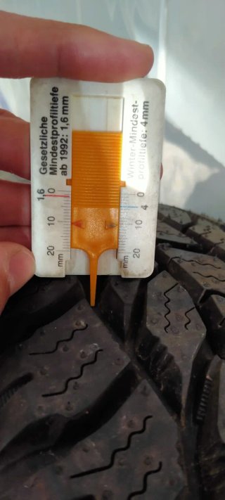 Neumático y llanta 205/80 R16 4x4