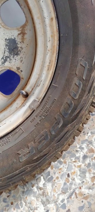 Neumático y llanta 205/80 R16 4x4