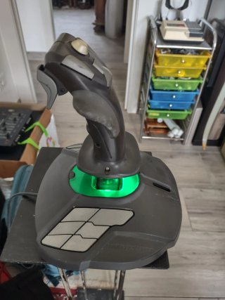 Joystick THRUSTMASTER T. 16000M FCS