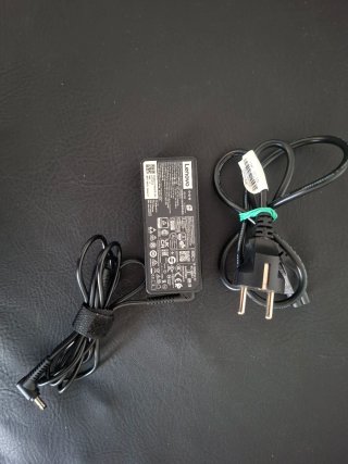 Cargador Lenovo Original sin usar