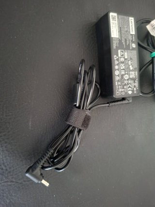 Cargador Lenovo Original sin usar