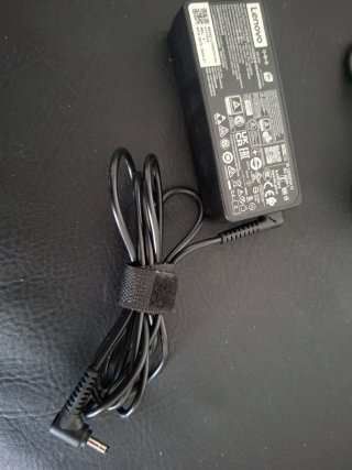 Cargador Lenovo Original sin usar