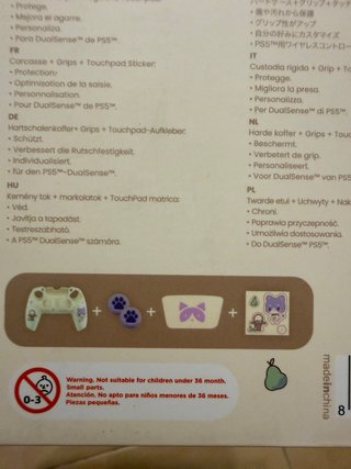 Pack Tanooki PS5 Maneki: Carcasa, Grips y Sticker