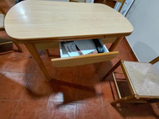 Mesa y 4 Sillas Comedor Madera