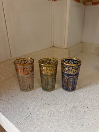Juego de 3 vasos de té decorados