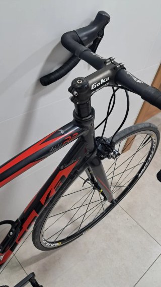 Bicicleta de carretera Goka ALU R2