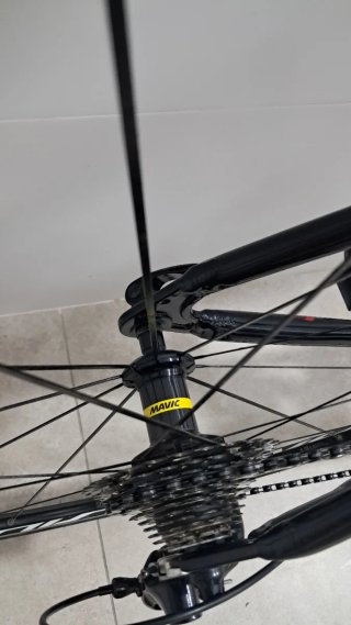 Bicicleta de carretera Goka ALU R2