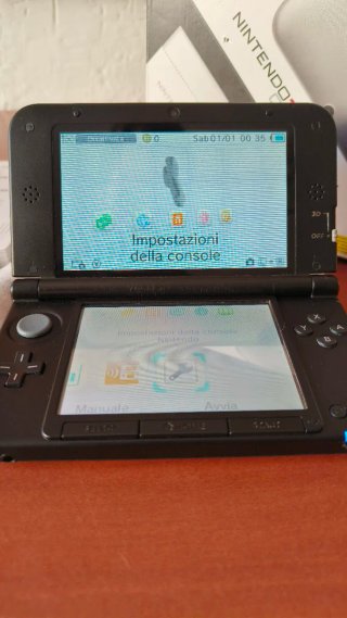 Nintendo 3DS XL con scatola