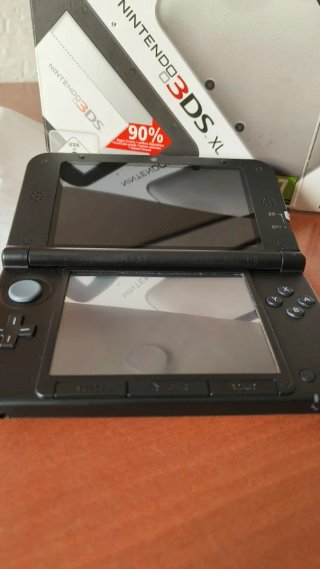 Nintendo 3DS XL con scatola