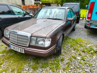 Mercedes-Benz 300 1986.