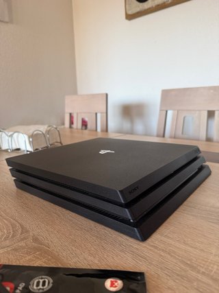 PS4 Pro con SSD M.2 in custodia SATA