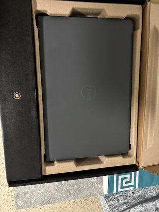 Dell Latitude 3550 Portátil Intel i5 16GB RAM 512G