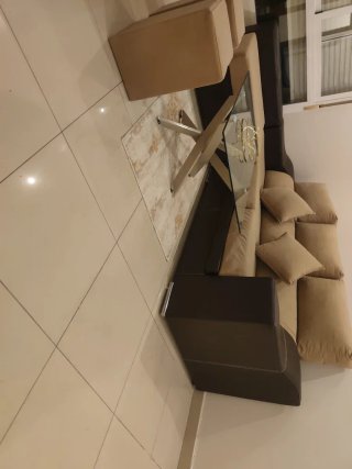 Sofá modular marrón y beige
