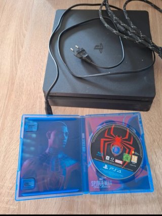 PS4 Slim 1TB Nera + Spider-Man Per parti