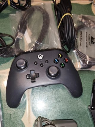 Controller nero per Xbox, completo di cavo vired