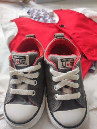 Conjunto celebración niño + Converse