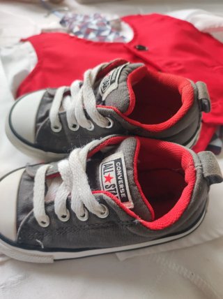 Conjunto celebración niño + Converse
