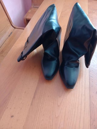 Botas altas negras talla 36