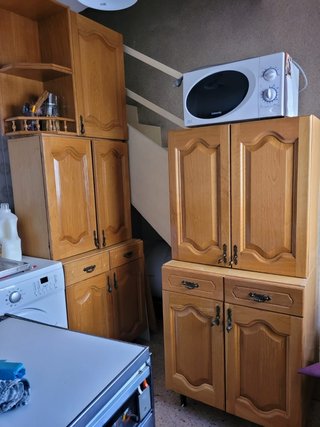 Restos de obra: Baldosas, lavabos, muebles