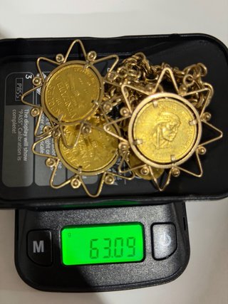 Pulsera de oro de 18k con monedas de 22k
