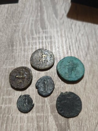 Lotto di antiche monete romane