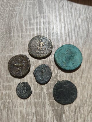 Lotto di antiche monete romane