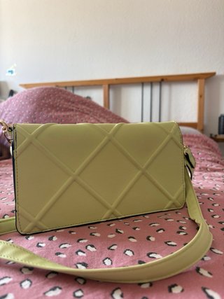 Bolso verde lima acolchado