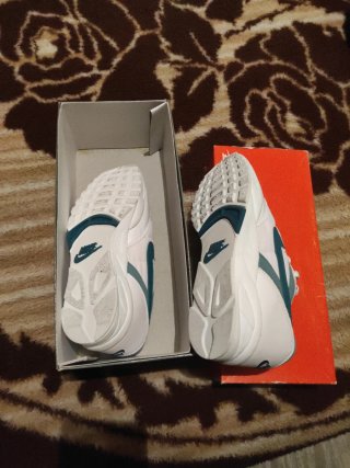 Nike tenis blancos y verde azulado