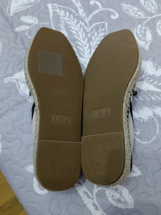 Alpargatas Primark beige y negras