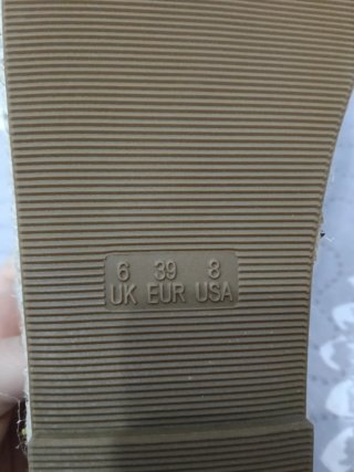 Alpargatas Primark beige y negras