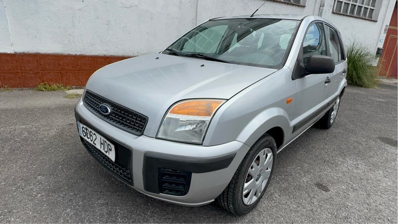 Ford Fusion 2011 - foto 1
