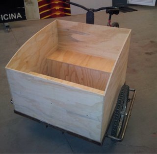 Bicicleta de carga con caja y asiento para niños