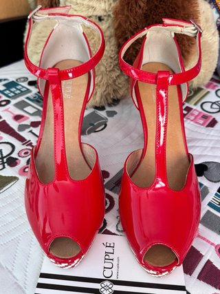 Zapatos de tacón Cuplé rojos