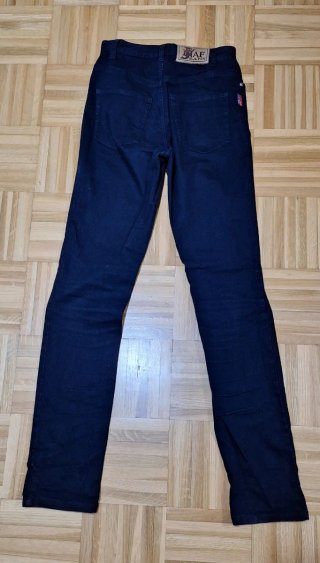 Pantalón vaquero negro