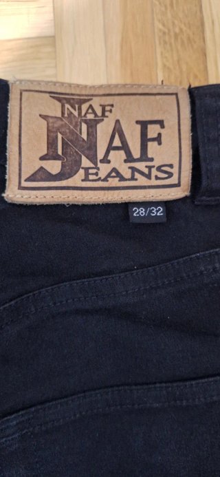 Pantalón vaquero negro