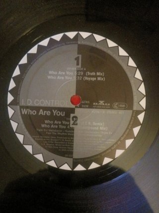 Maxi-single, I.D. Control