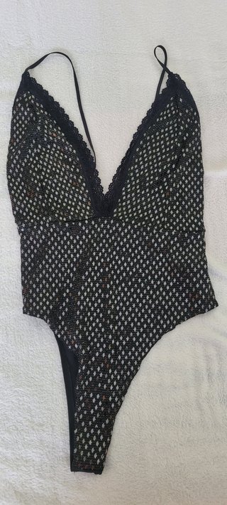 Body in pizzo nero e dorato