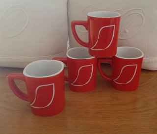 LOTE 4 TAZAS ROJAS NUEVAS NESCAFÉ Leer descripción