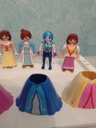 Lote Playmobil Figuras y Faldas WQ