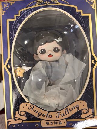 Figura Angela Falling