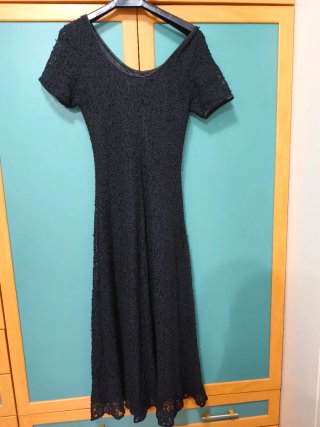 Vestido negro largo encaje manga corta