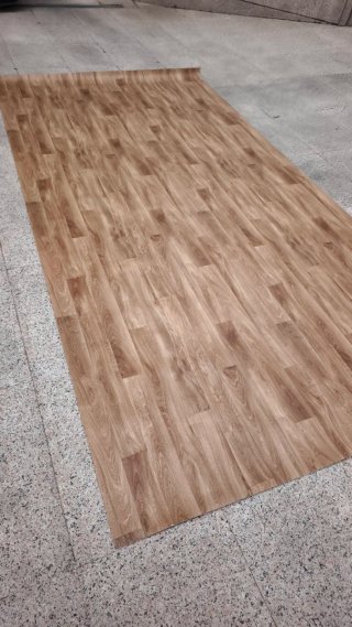 Suelo vinílico adhesivo imitación madera
