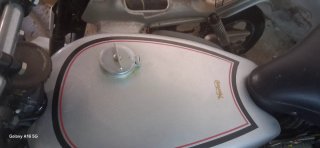 Motocicleta Norton Plata y Negra