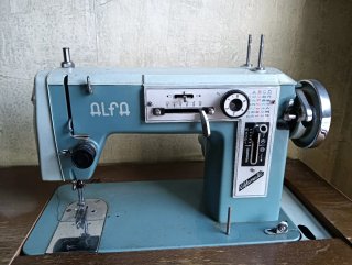 Máquina de coser Alfa Alfamatic