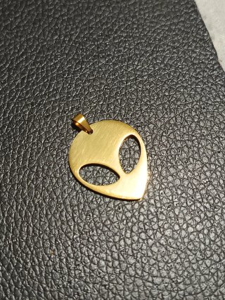 Colgante Extraterrestre Chapado Oro 18k