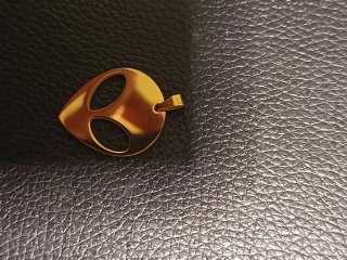 Colgante Extraterrestre Chapado Oro 18k