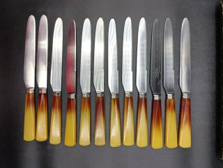 Set 12 Cuchillos Vintage en Estuche
