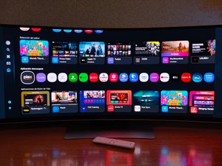 Monitor OLED 49" Samsung con sist. operativo TIZEN