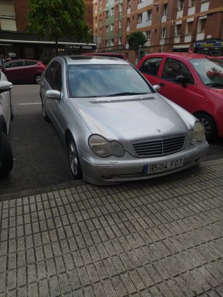 Mercedes-Benz Clase C 2005